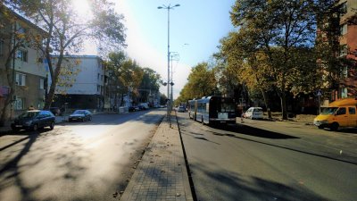 Осветлението на булевард Демокрация ще бъде монтирано до края на март. Снимка Община Бургас