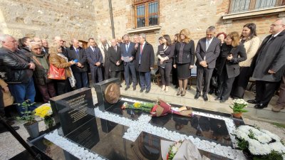 Вицепрезидентът Илияна Йотова участва в отбелязване на годишнината и откриването на барелефа на отец Чаръкък. Снимки ТД Странджа