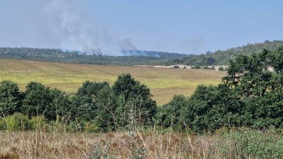 Огнеборците вече седмица гасят пожари в Бургаско