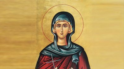 Тленните останки на светата великомъченица Параскева били с чест погребани от християните в нейния дом
