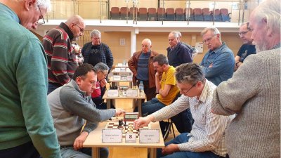 34 шахматисти от двата града участваха в приятелския турнир. Снимки Община Варна