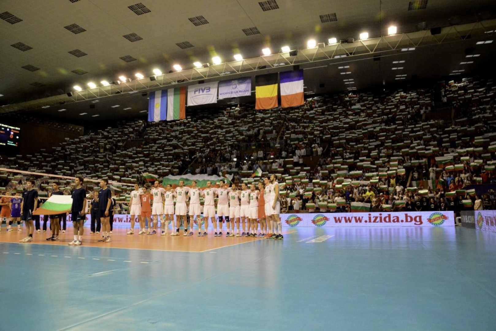 Първата среща на българският национален отбор е на 9-и септември