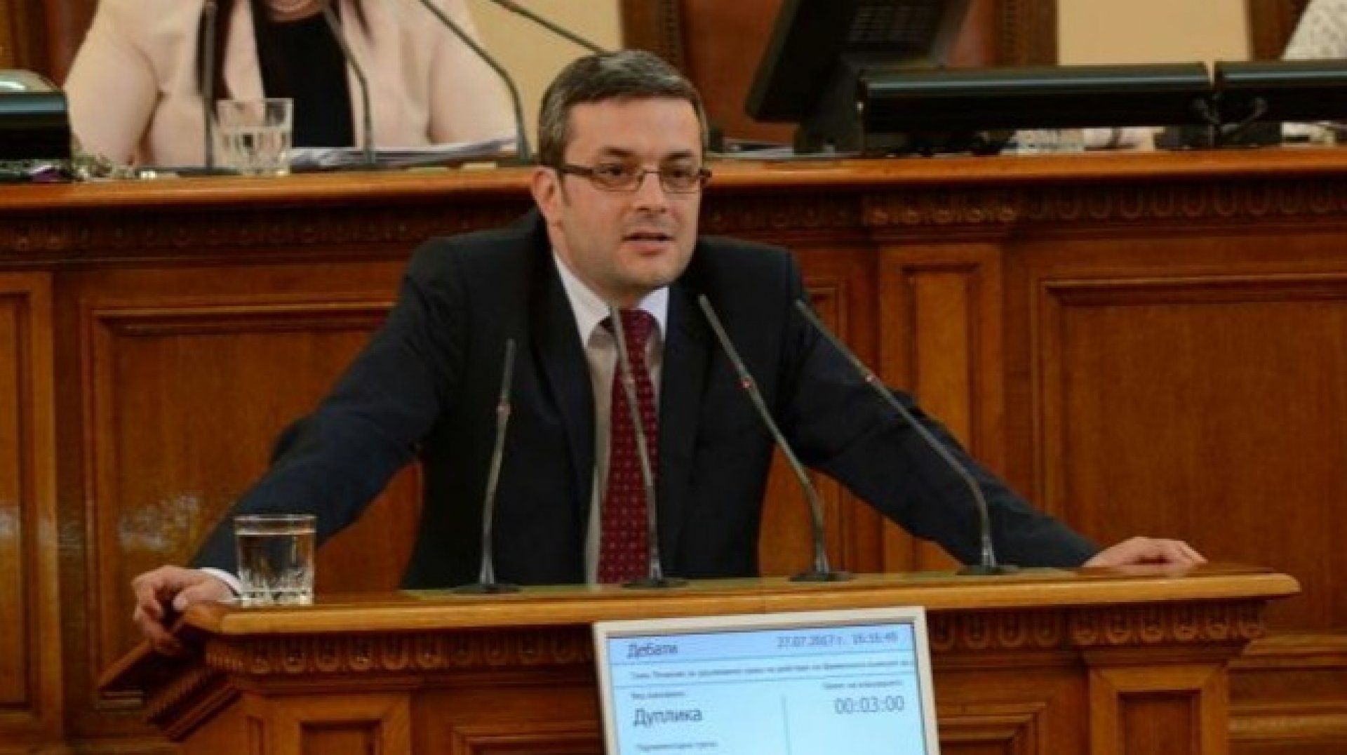 Тома Биков прочете от парламентарната трибуна декларацията на ГЕРБ - СДС