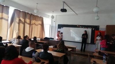 Учениците отбелязаха Националната седмица на четенето. Снимки ПГТ Проф. д-р Асен Златаров