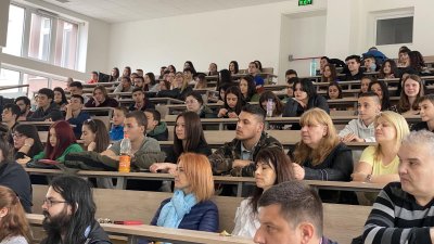 Студентите ще учат различни специалности в бакалавърска и магистърска програми. Снимка университет Проф. д-р Асен Златаров