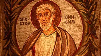 Свети Онисим продължавал без страх да проповядва Евангелието и да обръща езичниците